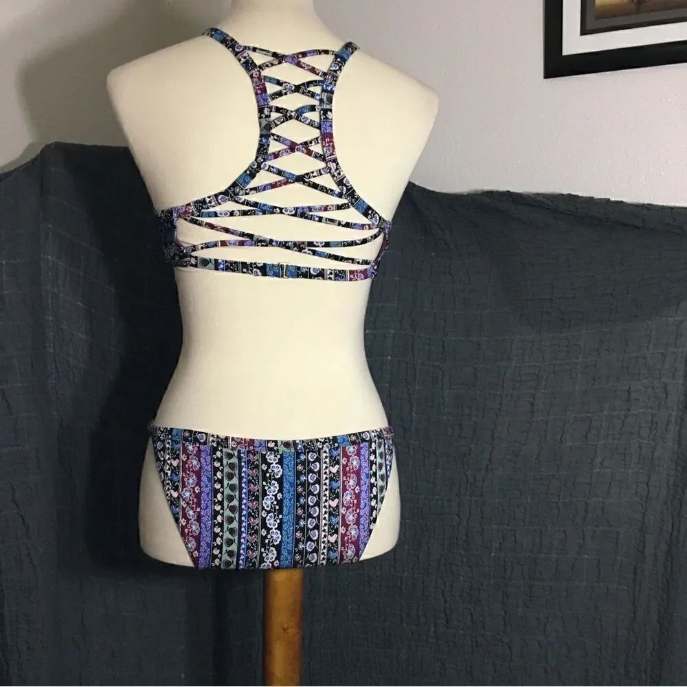No Boundaries Floral Two Piece Swimset Size S/M - Picture 4 of 10